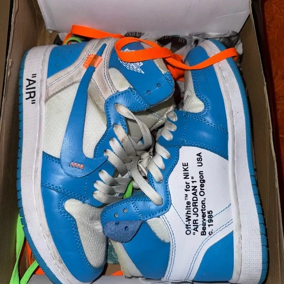 Jordan Retro High Off-White Sky Blue Sneakers